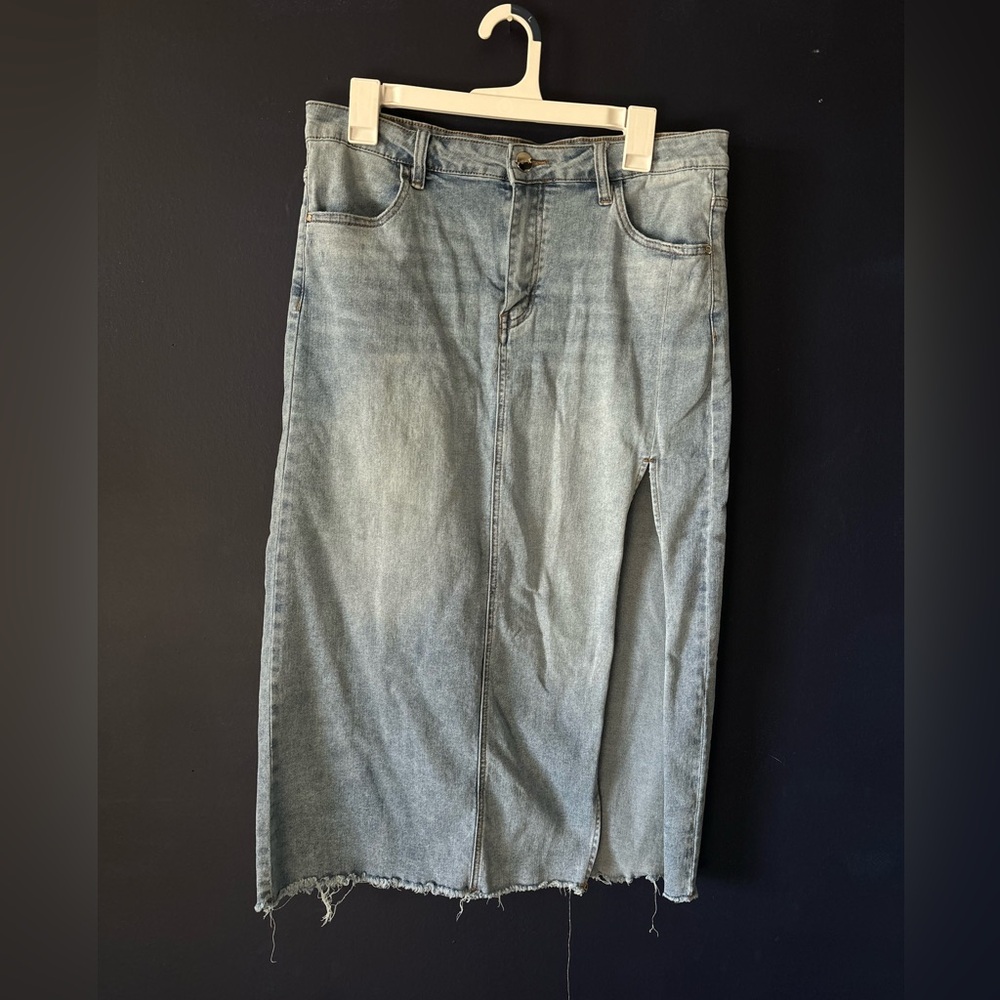 Denim Midi Skirt with Frayed Hem